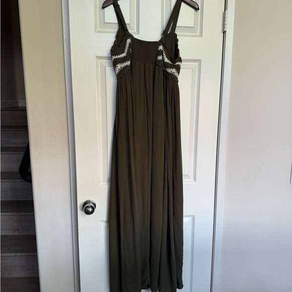 DU JOUR Crochet Olive Maxi Dress - Picture 3 of 11